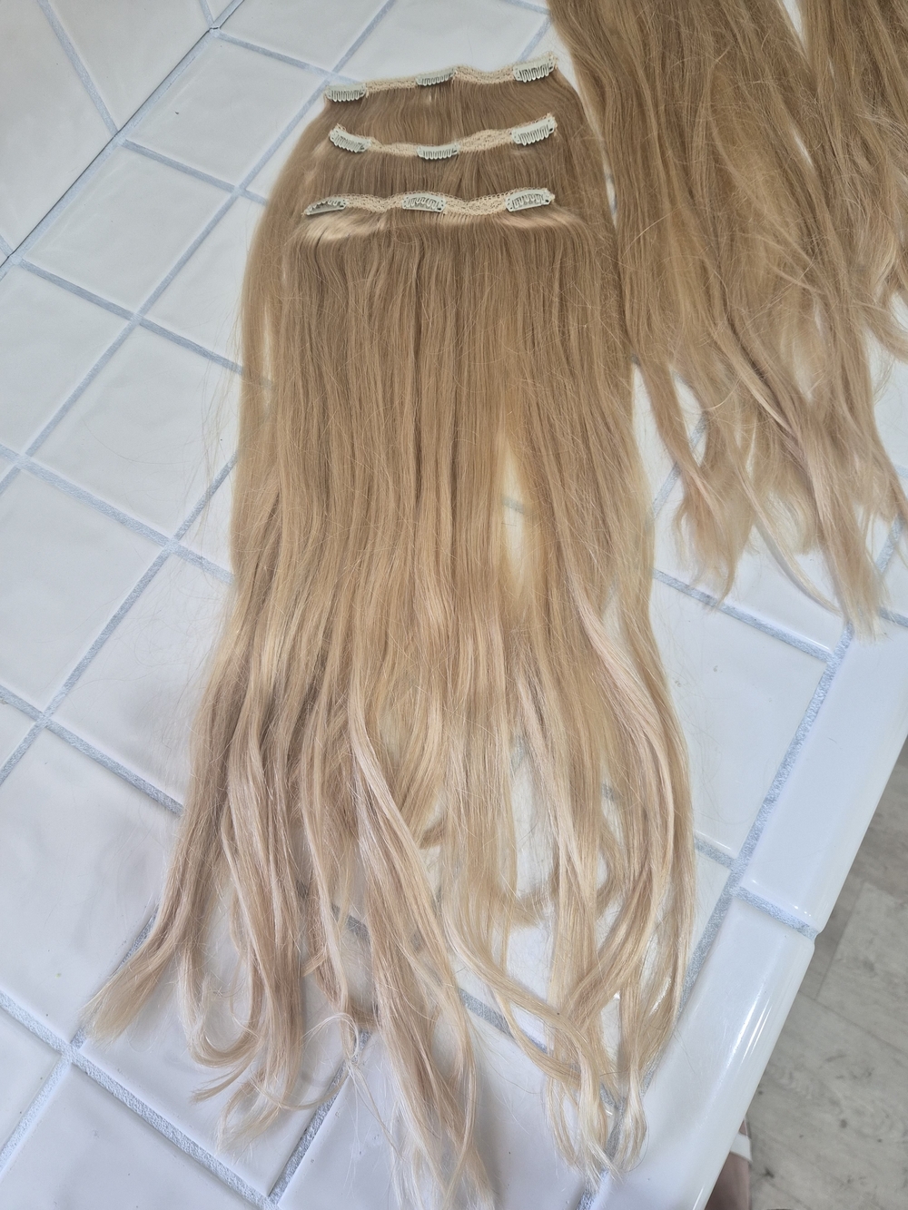 Bellami Lilly Ghalichi Hair Extensions - 60# Ash Blonde - Picture 4 of 10